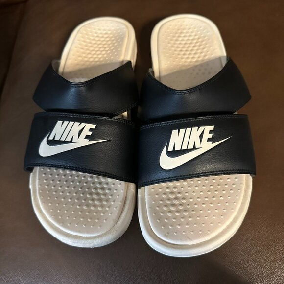Nike Womens Benassi Duo Ultra Slide Sandals - Picture 2 of 9